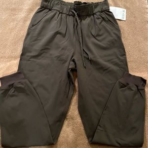 NWT Lululemon Stretch High Rise Joggers Charcoal / Army Green Brown
Color Size 6